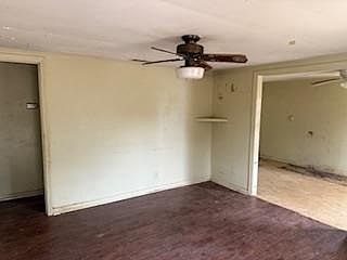 4th image of 219 Watermelon Rd