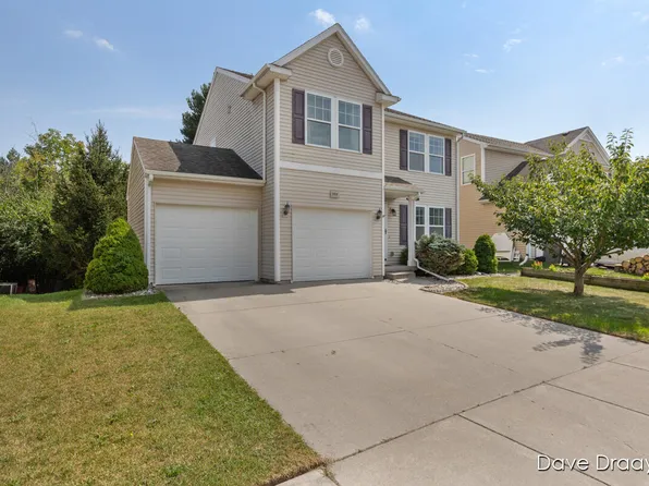 5910 Kiverton Ridge Dr, Kentwood, MI 49508