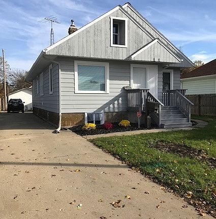 2nd image of 101 N Lewis Ave