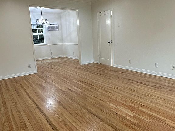 4th image of 3249 Rowena Ave #4