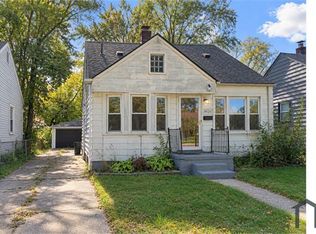 19120 Woodside St, Harper Woods, MI 48225