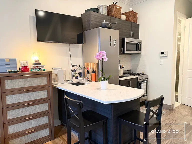 410 W 22nd St #3F — Photo 3