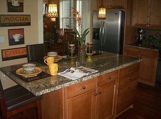 11605 SW Holland Ln, Beaverton, OR 97008