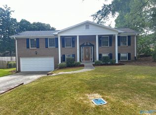 124 Nottingham Rd, Rainbow City, AL 35906