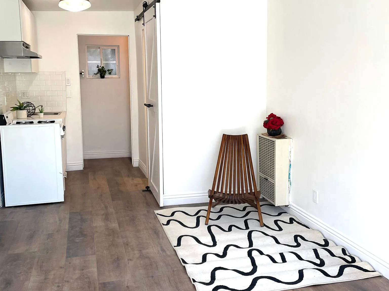1 bed, 450 sqft, $1,750 — Photo 2