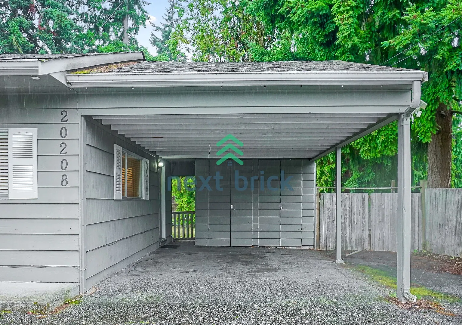 Exquisite 3-Bedroom, 1-Bath Single-Family Rambler $2,600/Month — Photo 1