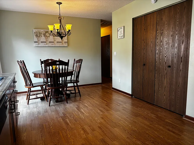 4 Edith Ct — Photo 25