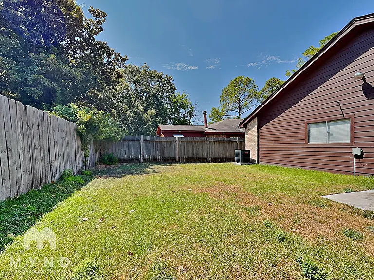 8111 Valeta Dr — Photo 14