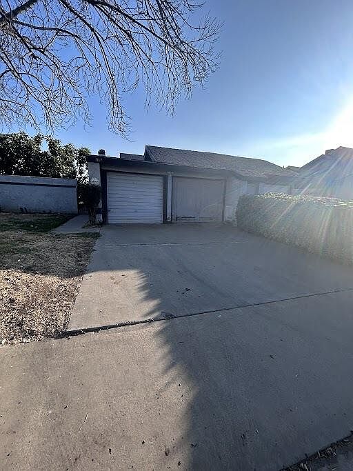 1st image of 817 E Harold Avenue