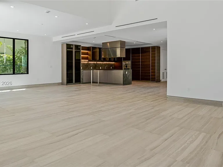 345 W 46th St — Photo 12