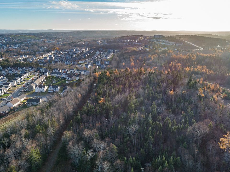 1st image of 1465 Sackville Dr