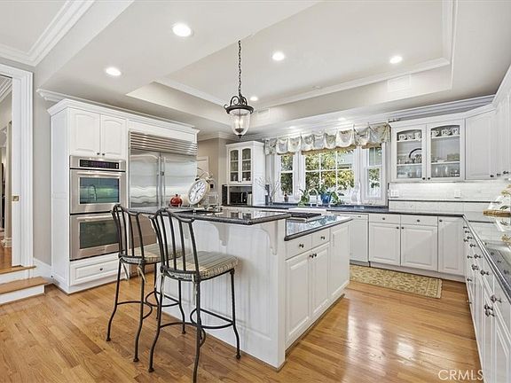 3rd image of 558 31st St