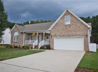 621 Tara Dr, High Point, NC 27265