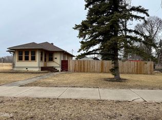 474 6th St SW, Valley City, ND 58072