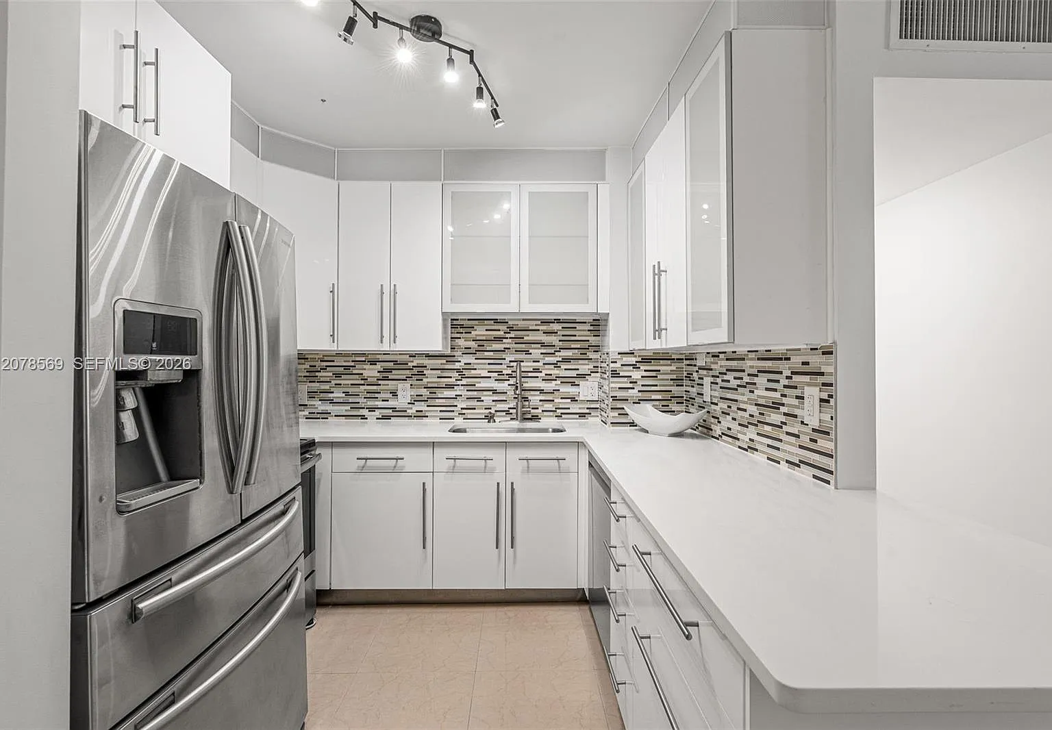 Parkview Point Condo — Photo 3