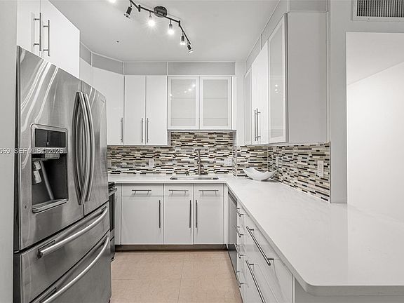 3rd image of 7441 Wayne Ave APT 1R