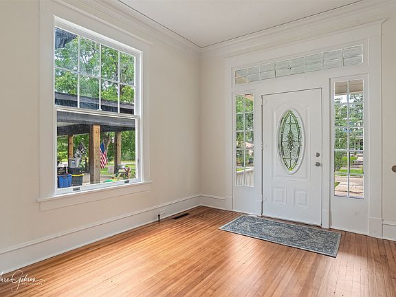 3rd image of 1115 Boulevard St