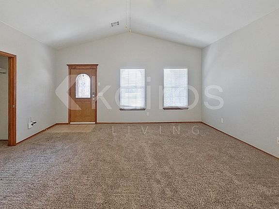3rd image of 2421 Arbor Dr