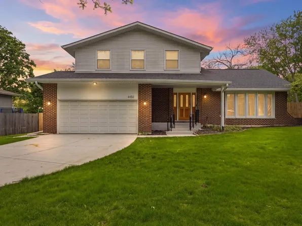 4452 Burgundy Pl, Lisle, IL 60532