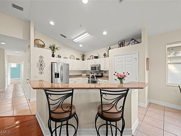 5th image of 11053 Harbour Yacht Ct #3