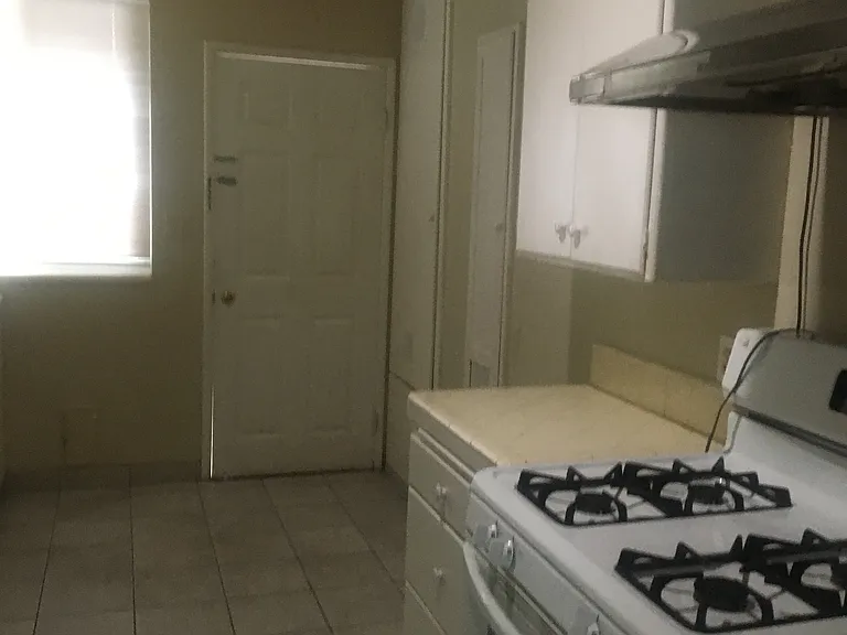 1070 Balboa Dr #2 — Photo 4
