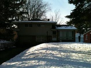 822 Glacier Heights Rd, Youngstown, OH 44509