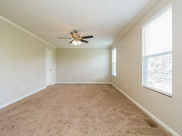 1016 Solomon Ln — Photo 11