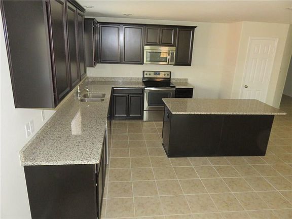 3rd image of 3017 Manuel Creek Dr