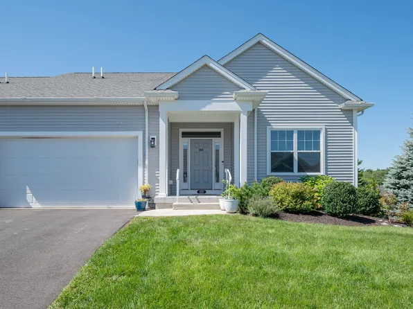 166 Stone Hill Dr #166, Whitinsville, MA 01588