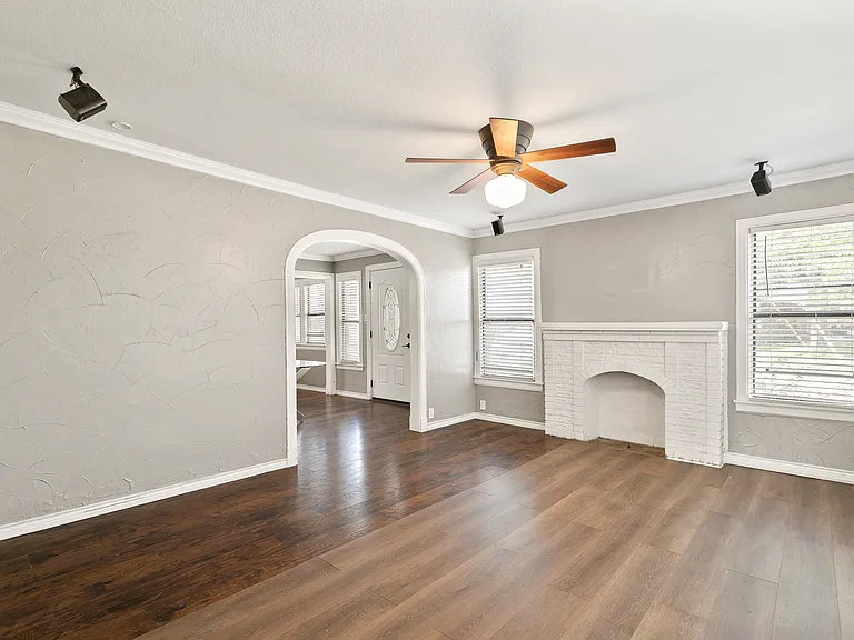 3422 W Jefferson Blvd — Photo 13