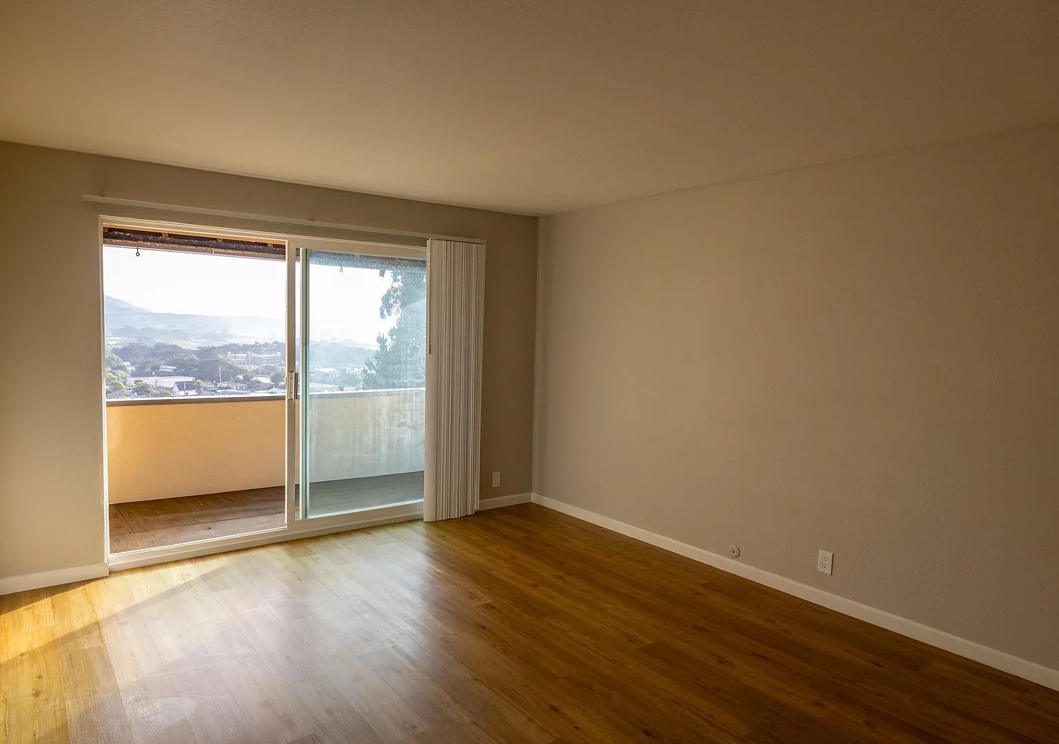 Beautiful 1 bedroom in Pacifica with ocean views! — Photo 3