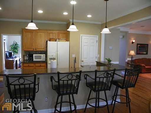 5th image of 710 Orleans Trce