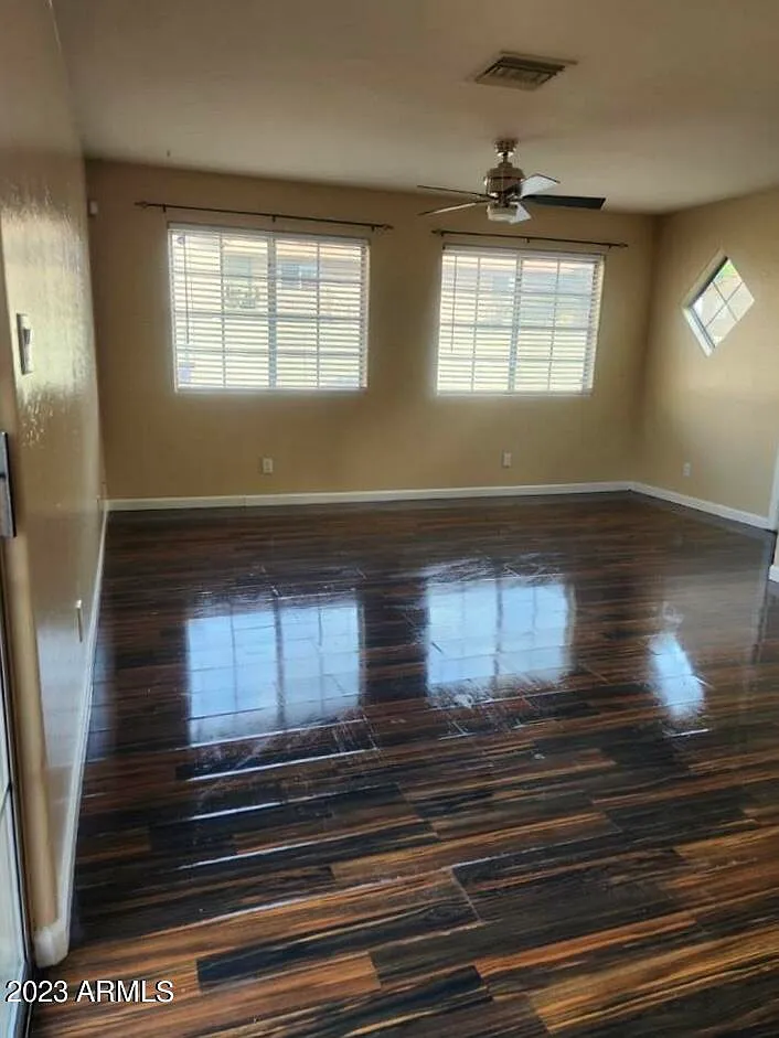 3 bed, 2.5 bath, 1360 sqft, $2,095 — Photo 4