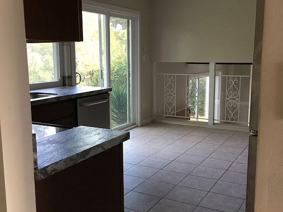 4th image of 3082 Driscoll Dr