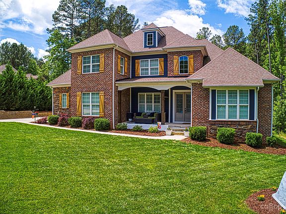 3rd image of 123 Wolf Hill Dr