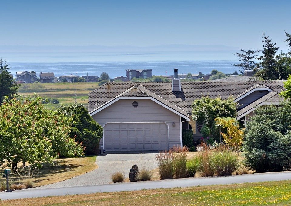 1st image of 1984 Hillvista Pl