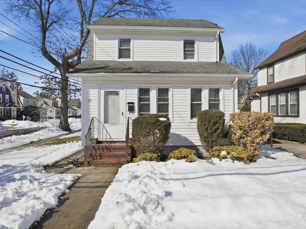 25 Mayfair Avenue, Floral Park, NY 11001