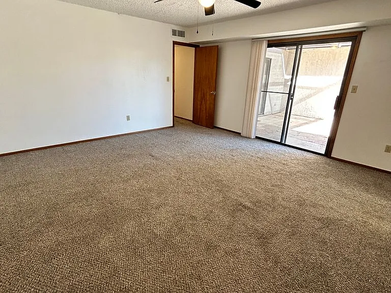 2401 Cosnina Dr — Photo 22