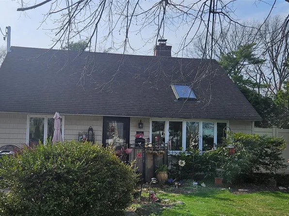 14 Audrey Avenue, Elmont, NY 11003