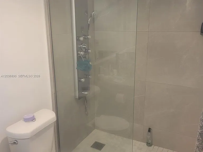 2555 Collins Ave #2207 — Photo 10