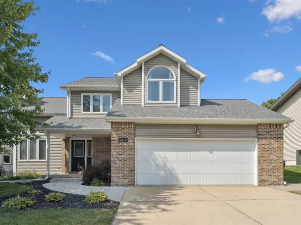 2219 Yorkshire Dr, Cedar Falls, IA 50613