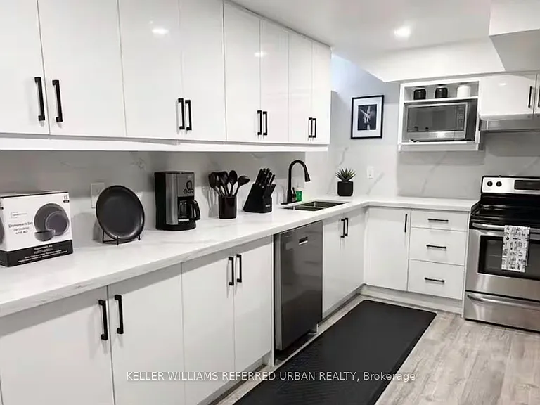 704 Bookham Cres — Photo 6