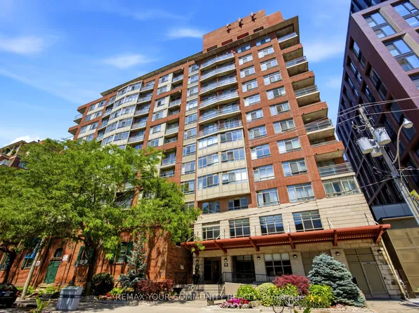 80 Mill St #1108, Toronto, ON M5A 4T3