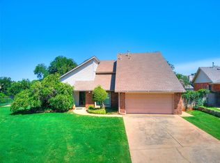 6209 Inland Rd, Warr Acres, OK 73132