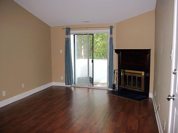 5th image of 108 Pheasant Meadow Dr #16