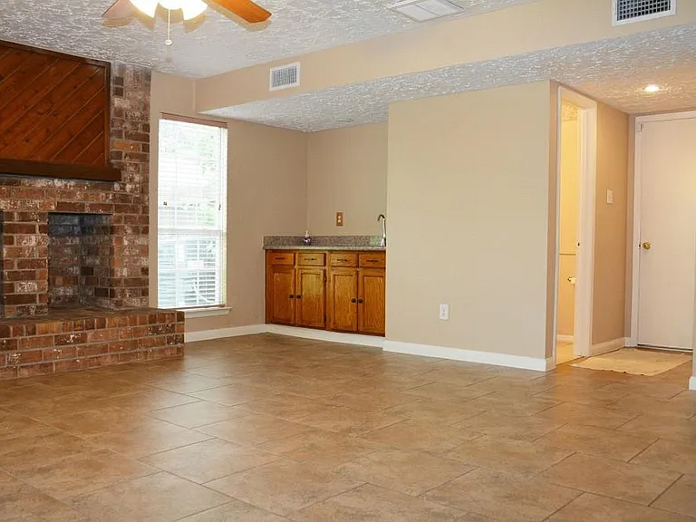 3703 Embarcadero Dr — Photo 7