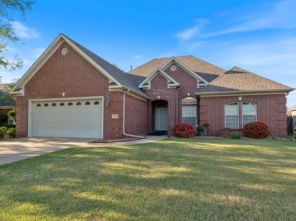2830 Driftwood St, Conway, AR 72034