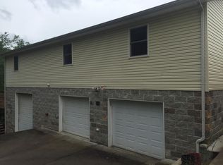 29 Lee St, Elkview, WV 25071