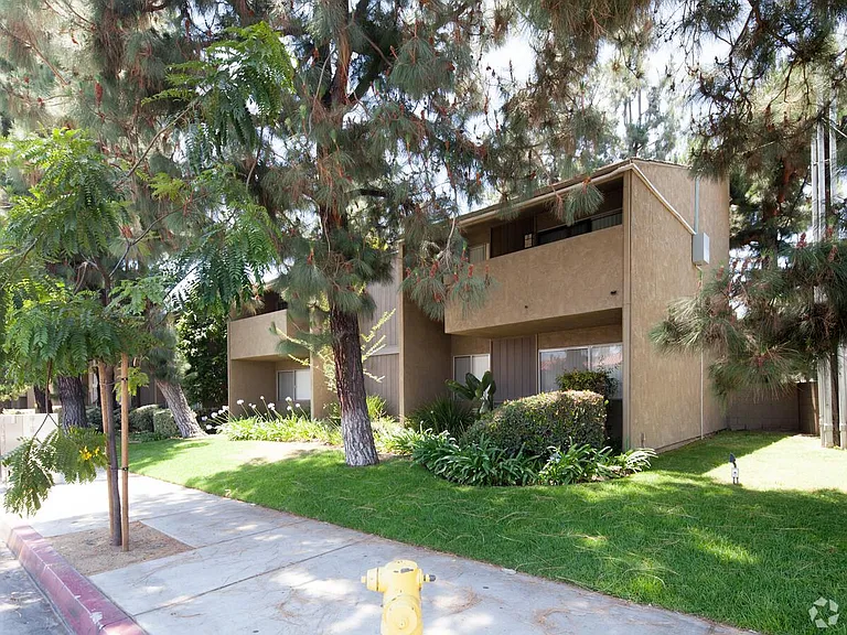 Rosewood Gardens — Photo 7