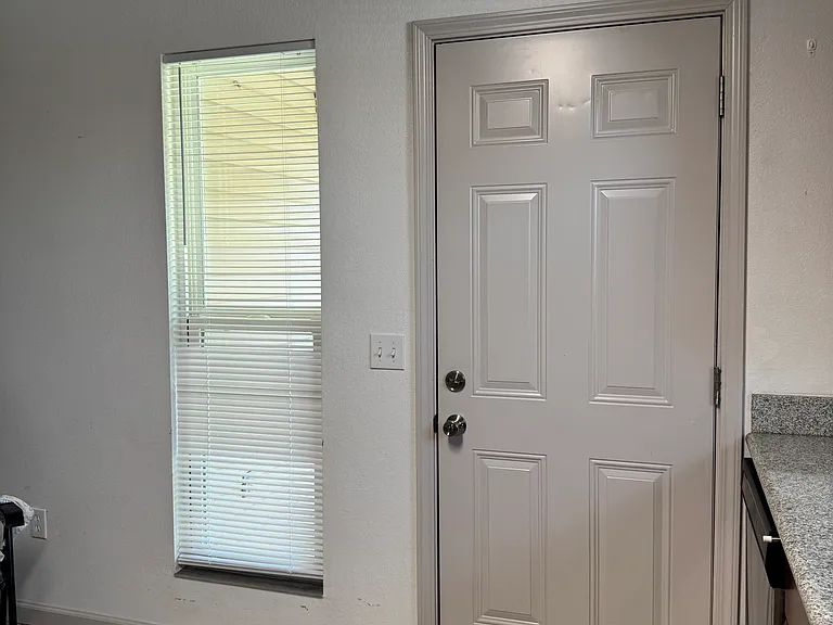 3393 Green Briar Cir #B — Photo 11
